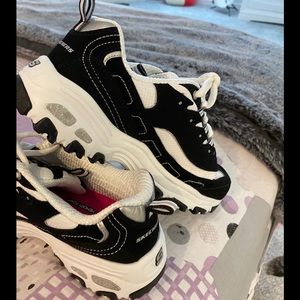 Skechers D’Lites